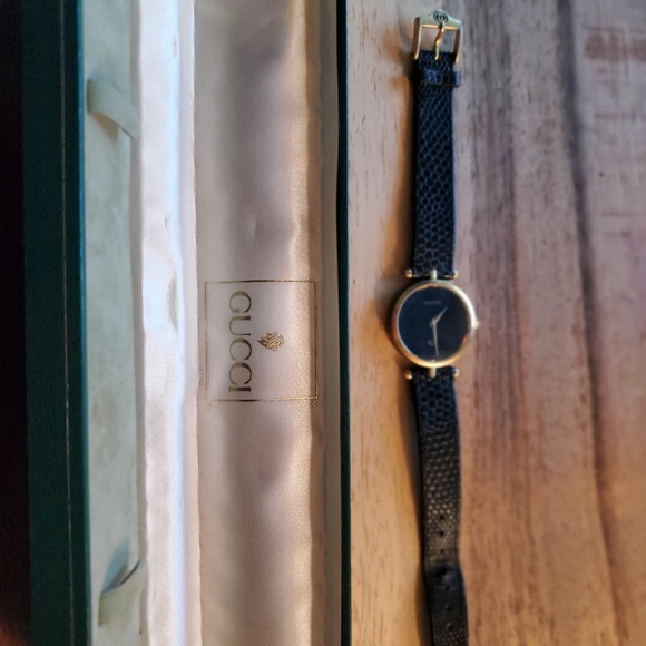 Vintage GUCCI Watch ⌚️ - Picture 3 of 10
